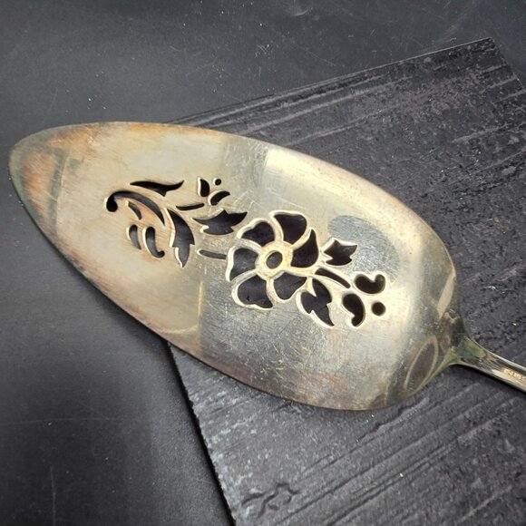 Vintage Holmes & Edwards Silverplate Pie Server With Floral Cutout Design HS266 - Picture 4 of 6